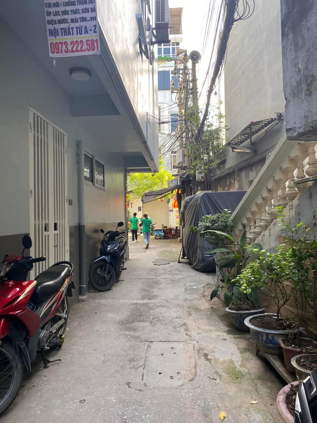 Bán nhà lô góc 3 mặt thoáng, ngõ rộng 4m, ô tô đỗ cửa, cách phố Tôn Đức Thắng 50m. Diện tích 56m² (5m mặt tiền), giá  8.6 tỷ